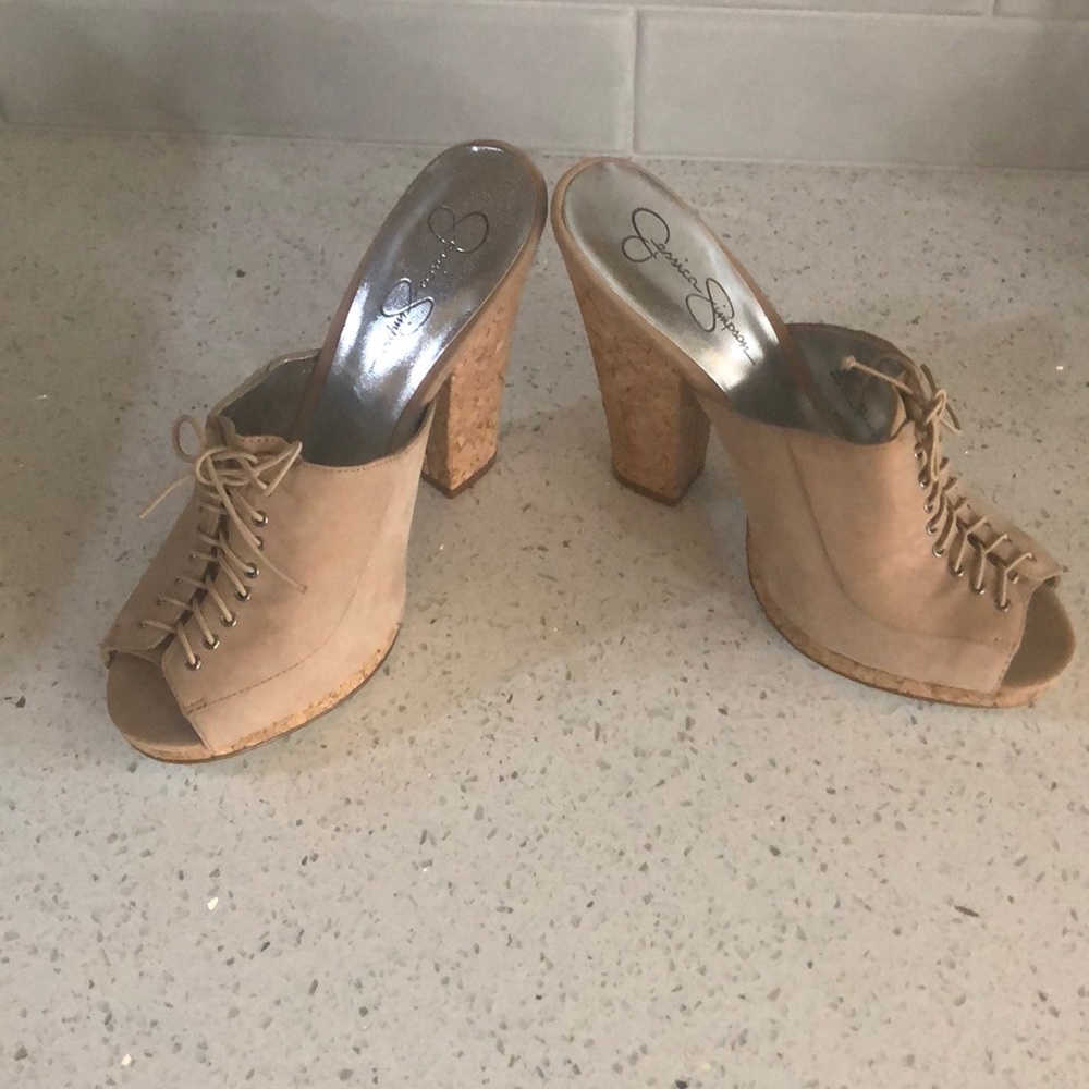 NEW Jessica Simpson Shoe with Cork Heel  Size 7